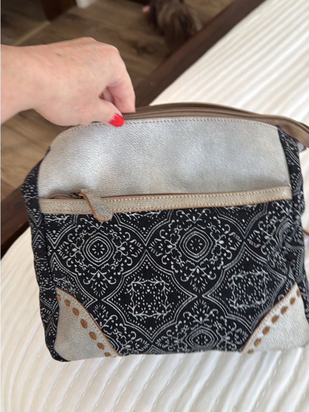 Myra cross body purse